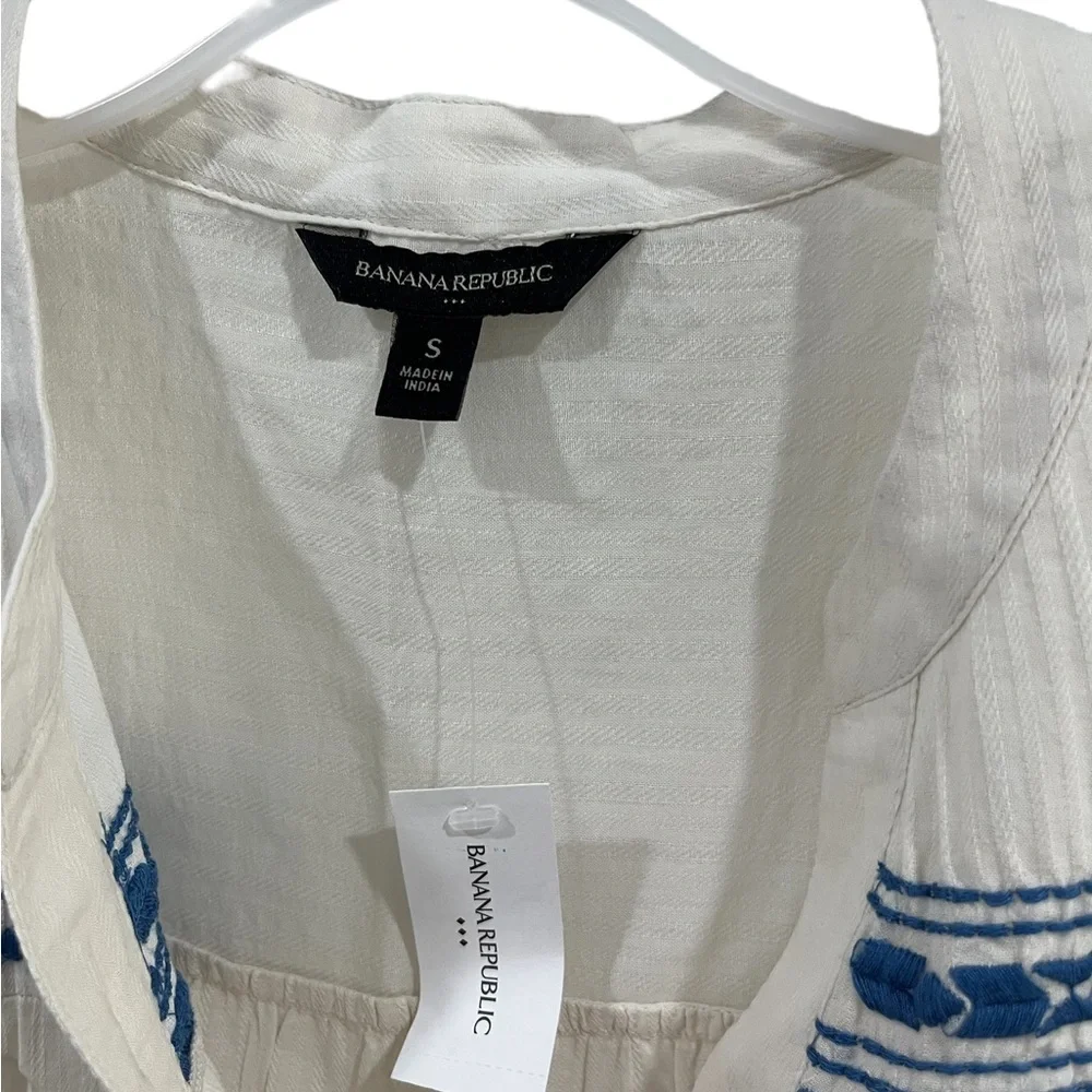 Banana Republic Embroidered Top - Picture 6 of 7